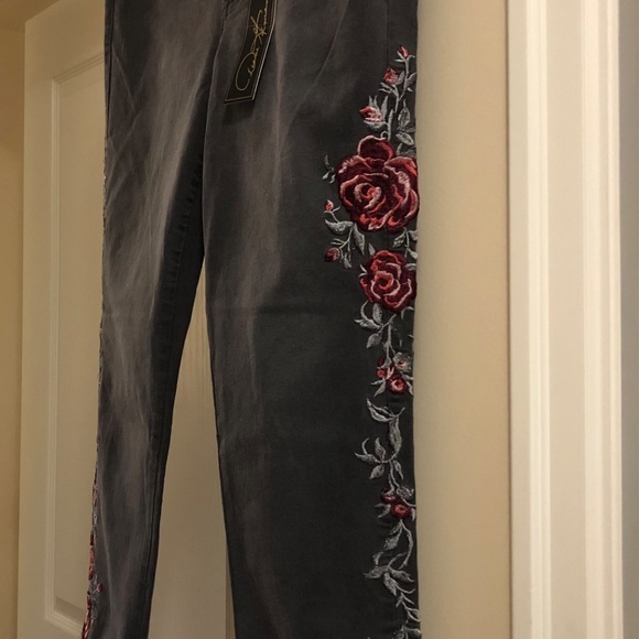 DG2 grey jeans with red roses embroidery size 10 - Picture 2 of 4